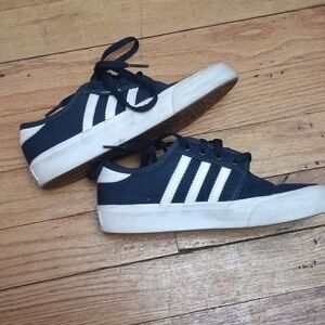 Adidas Kids Navy Blue and White Seeley Skateboarding Canvas Sneakers sz 1